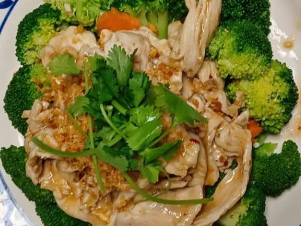 Garlic Lover at Hanuman Thai Cafe Kirkland