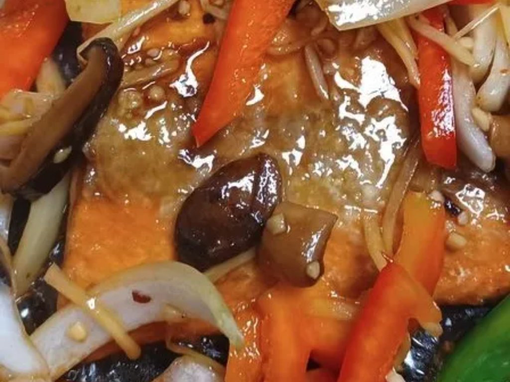 Hanuman's Ginger Salmon at Hanuman Thai Cafe Kirkland